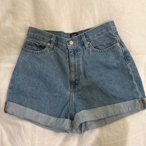 BDG High-Waisted Mom Short Size 27